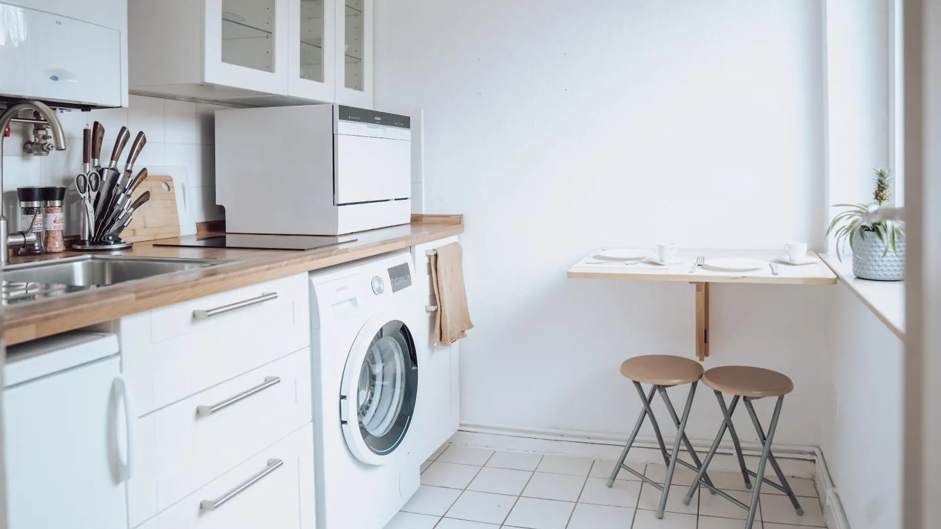 Sunny Maritime Apartment Near Hannover Central Station